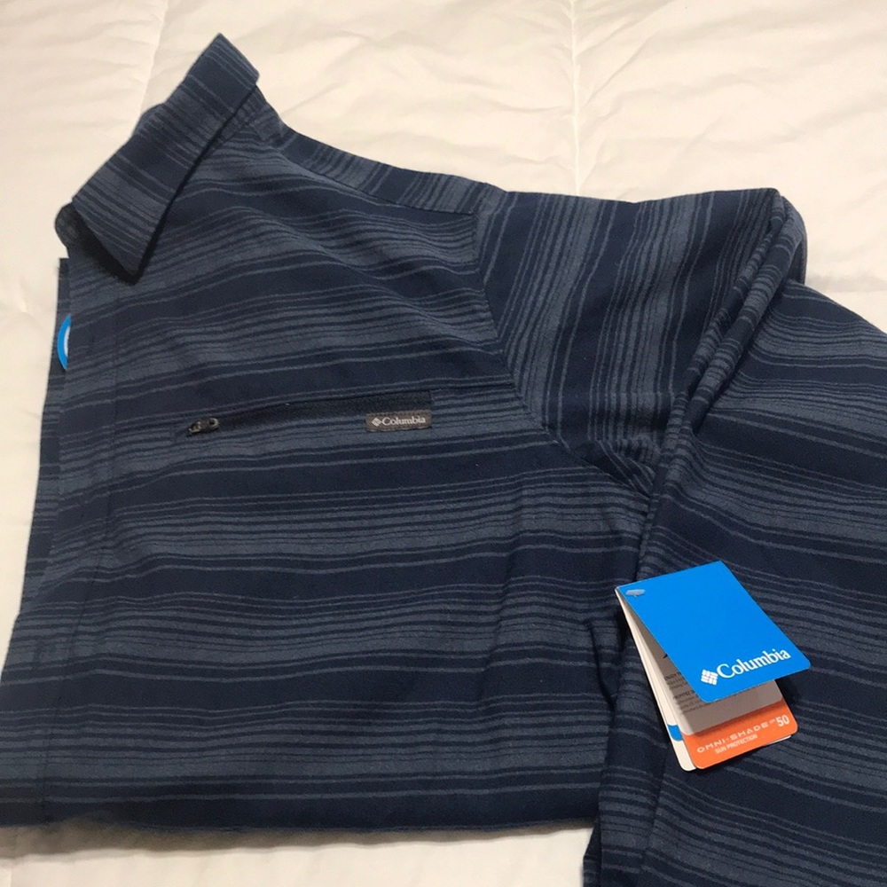 Columbia long sleeve blue button down shirt w/Sun protection UPF 50 Omni shade.